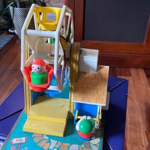 1966 Vintage Fisher Price Ferris Wheel/ Little People